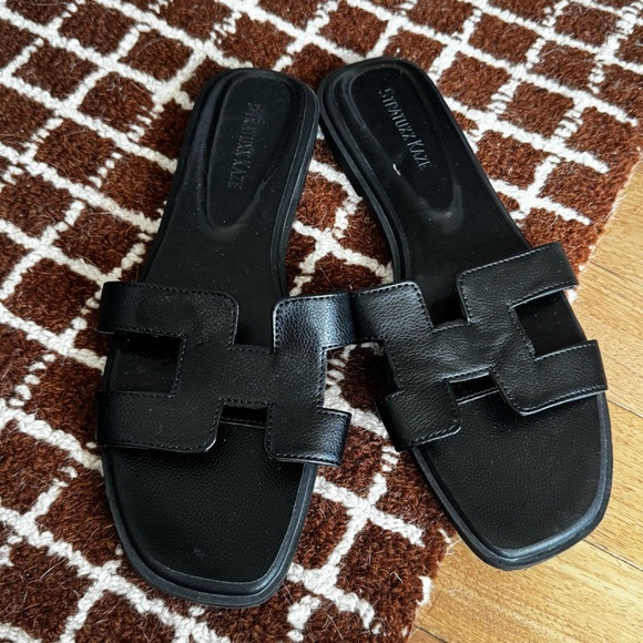 BOUTIQUE faux leather H style slip on sandals - Picture 2 of 5